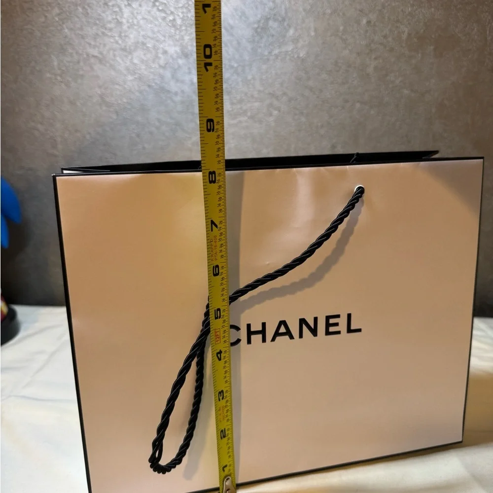 Chanel gift bag - Picture 8 of 8